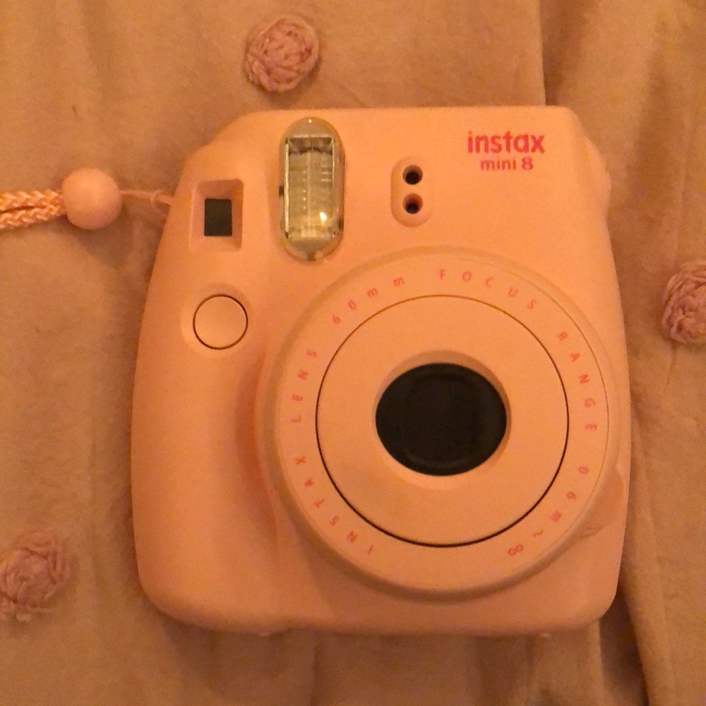 INSTAX MINI 8 POLAROID CAMERA BROKEN